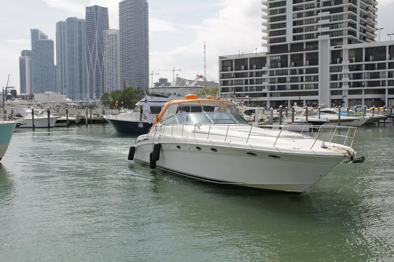The Image of Sea Ray 2000 - 0