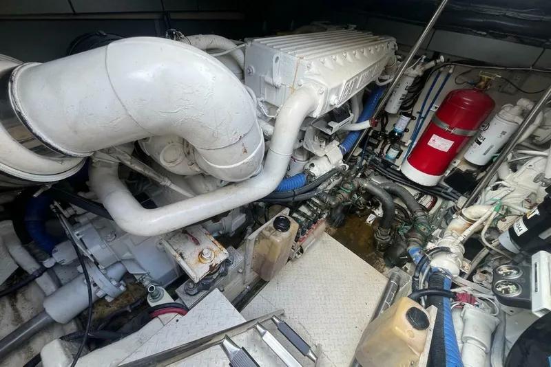 Slide: The Image of Sea Ray 2000 - 26