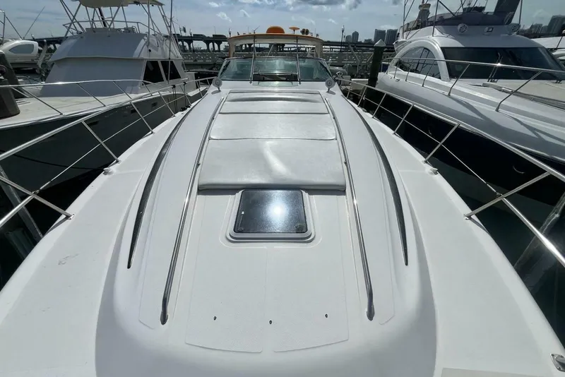 Slide: The Image of Sea Ray 2000 - 38