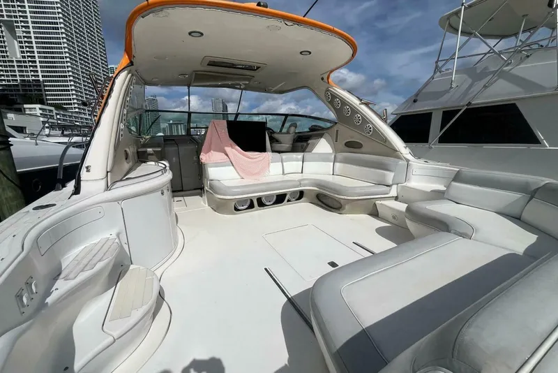 Slide: The Image of Sea Ray 2000 - 44
