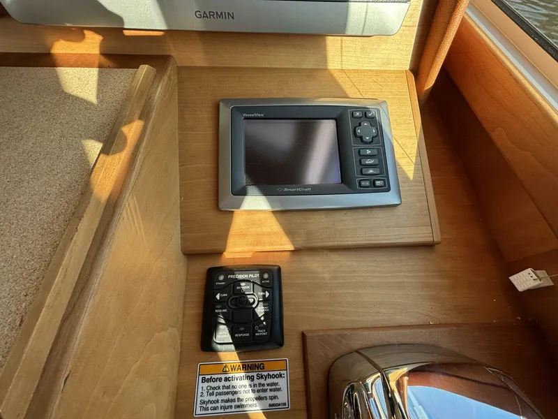 Slide: The Image of Sabre 40 Sedan 2011 - 16