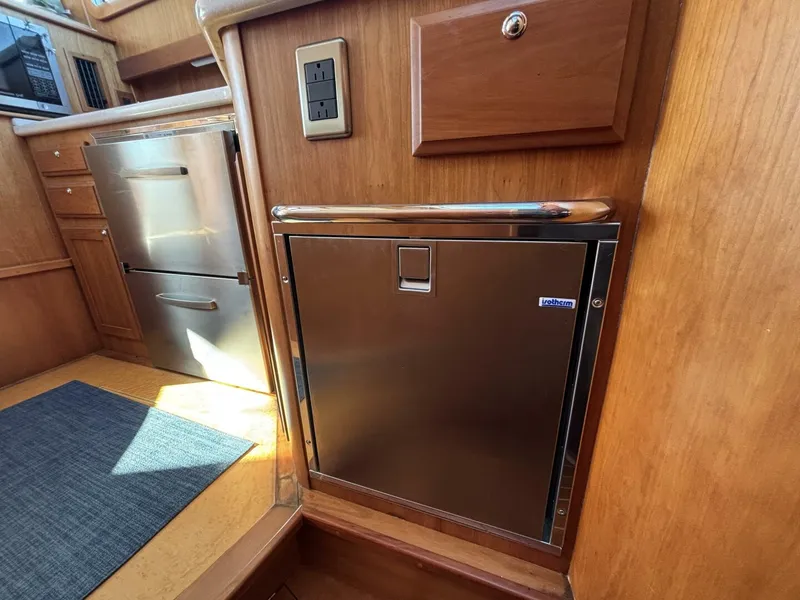 Slide: The Image of Sabre 40 Sedan 2011 - 23