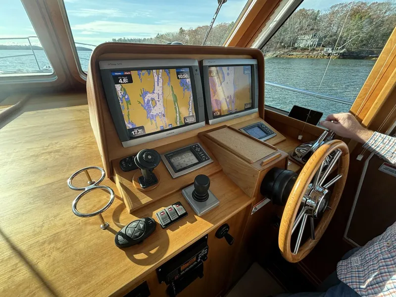 Slide: The Image of Sabre 40 Sedan 2011 - 36