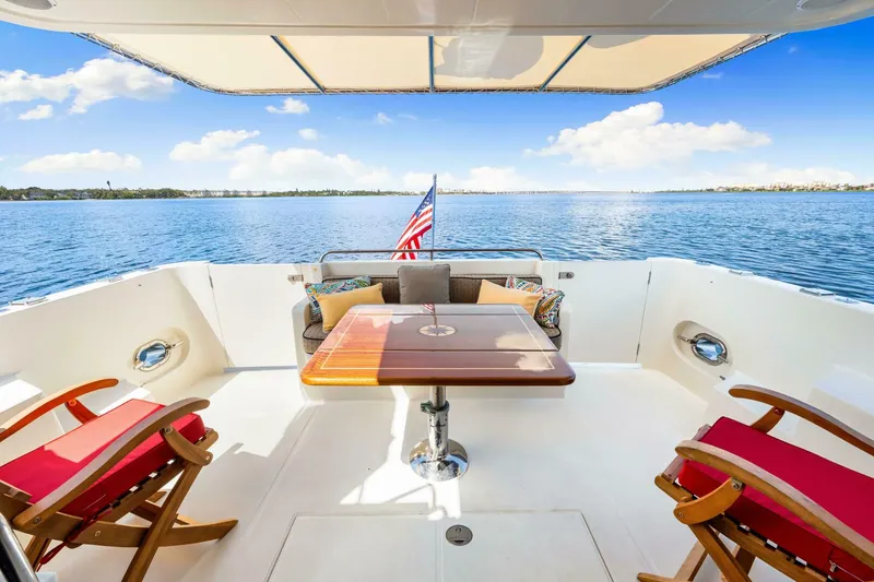 Slide: The Image of Hampton 558 Pilothouse 2007 - 22