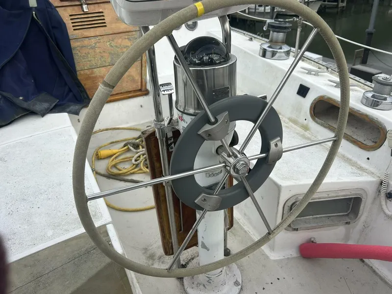 Slide: The Image of Catalina 36 Tall Rig 1985 - 14