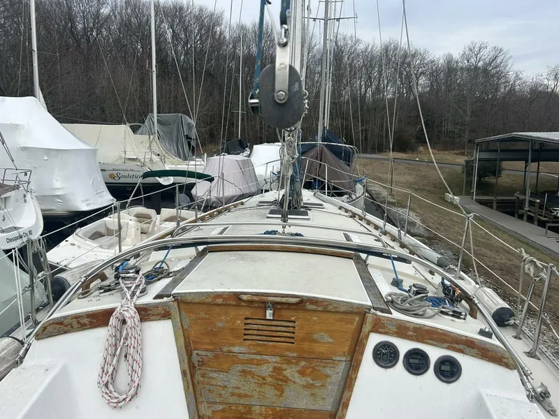Slide: The Image of Catalina 36 Tall Rig 1985 - 19