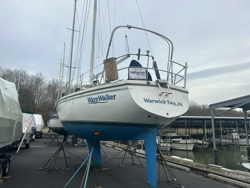 Slide: The Image of Catalina 36 Tall Rig 1985 - 2
