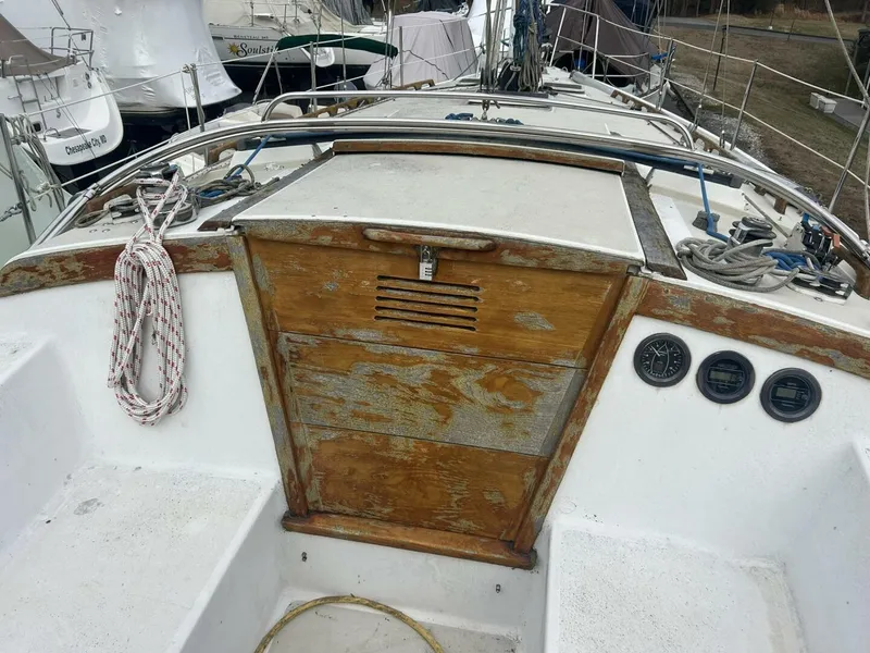 Slide: The Image of Catalina 36 Tall Rig 1985 - 20