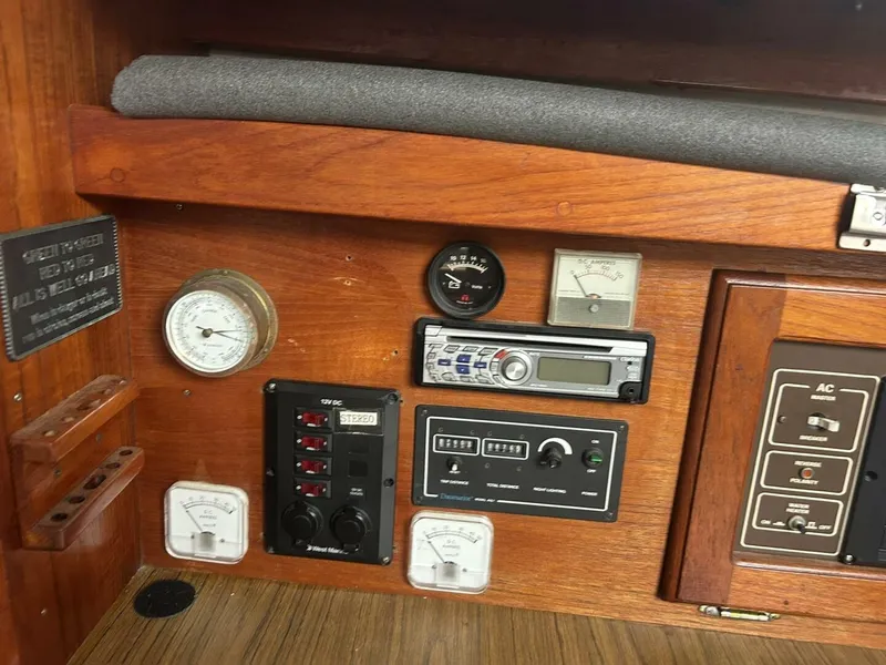 Slide: The Image of Catalina 36 Tall Rig 1985 - 28
