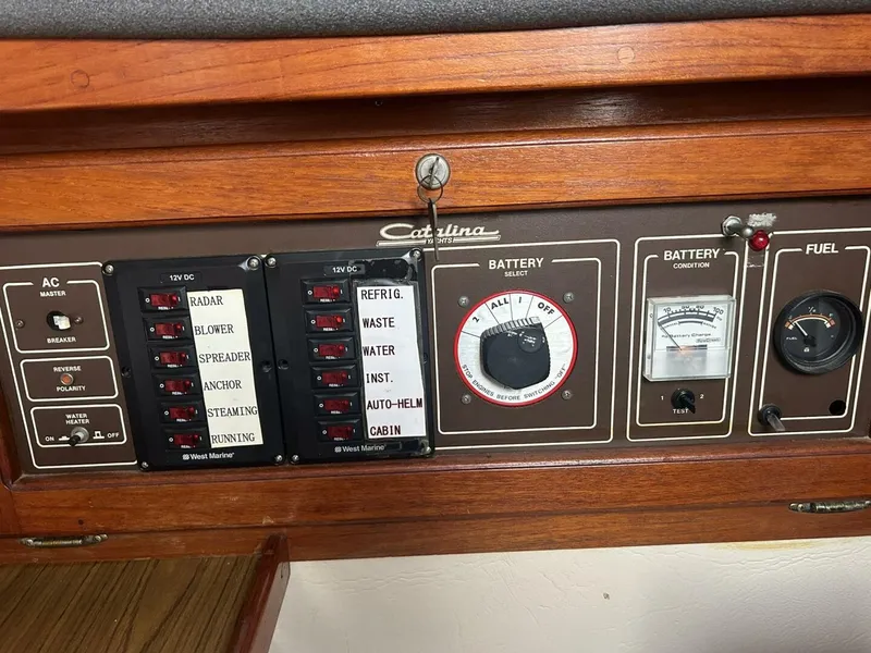 Slide: The Image of Catalina 36 Tall Rig 1985 - 29