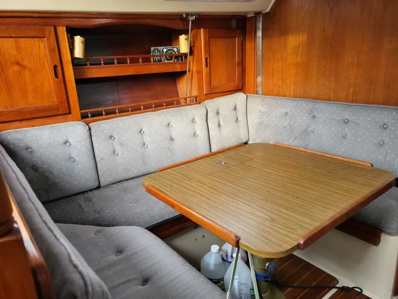 Slide: The Image of Catalina 36 Tall Rig 1985 - 39