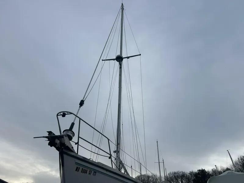 Slide: The Image of Catalina 36 Tall Rig 1985 - 4