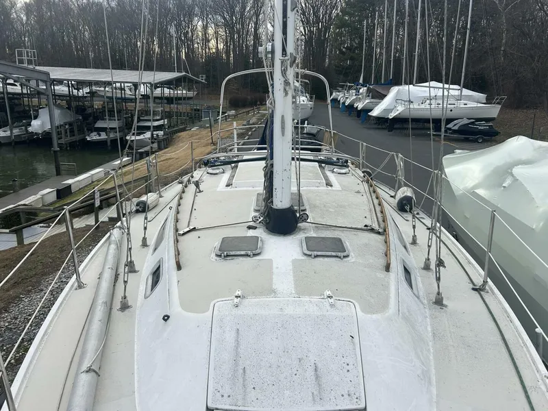 Slide: The Image of Catalina 36 Tall Rig 1985 - 48