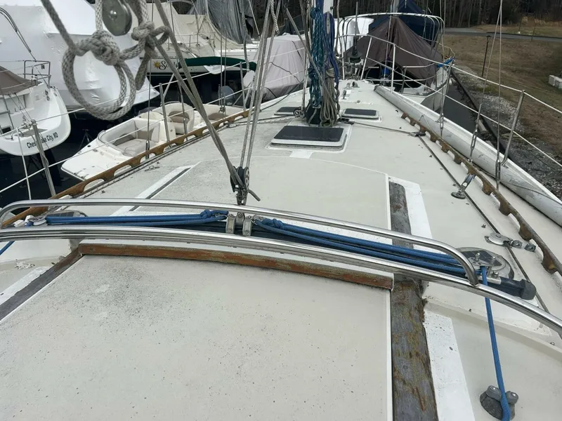 Slide: The Image of Catalina 36 Tall Rig 1985 - 6