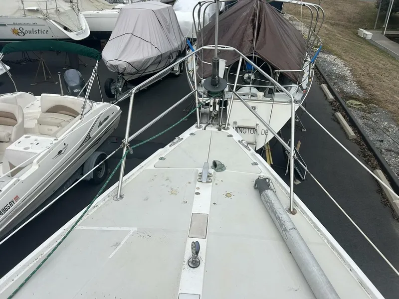 Slide: The Image of Catalina 36 Tall Rig 1985 - 7