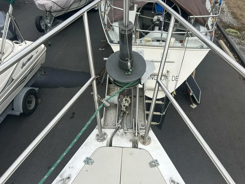 Slide: The Image of Catalina 36 Tall Rig 1985 - 8