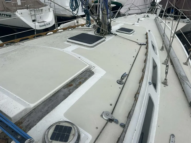 Slide: The Image of Catalina 36 Tall Rig 1985 - 9