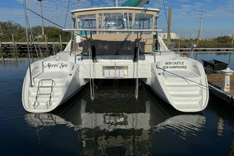 The Image of Lagoon 380 S2 2012 - 0