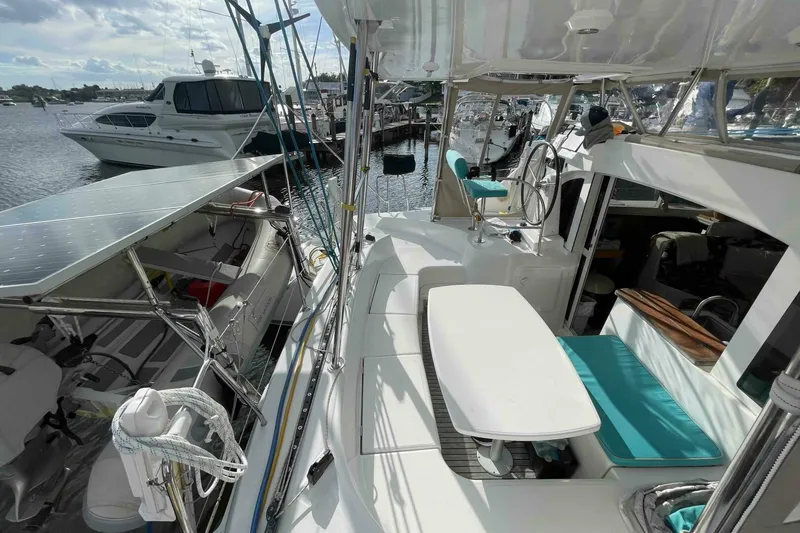 Slide: The Image of Lagoon 380 S2 2012 - 19