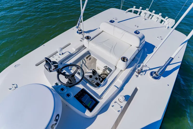 Slide: The Image of SeaVee 370z 2025 - 49