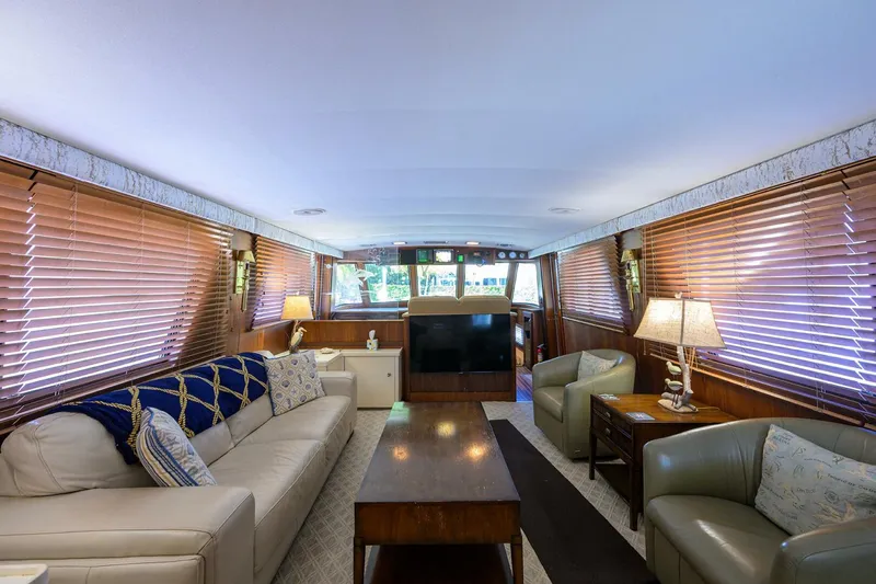 Slide: The Image of Hatteras 63 Motor Yacht 1987 - 3