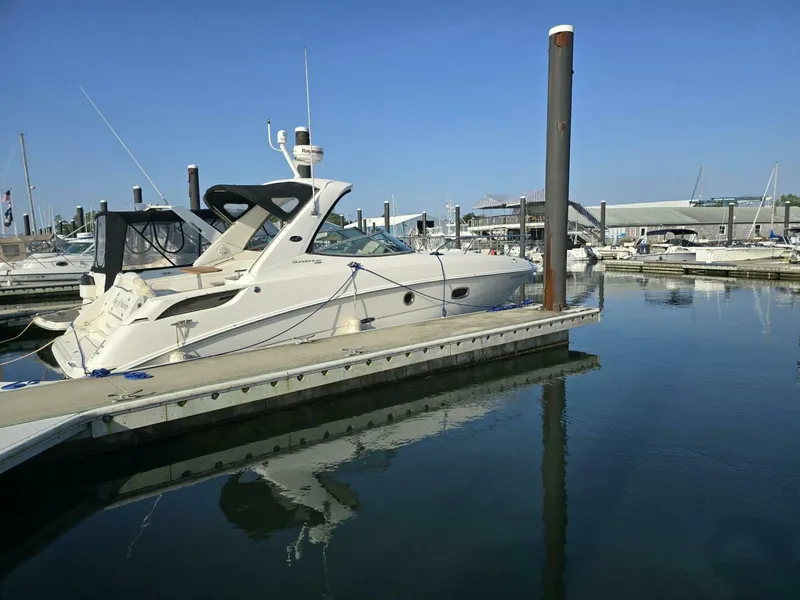 The Image of Sea Ray 2013 - 0