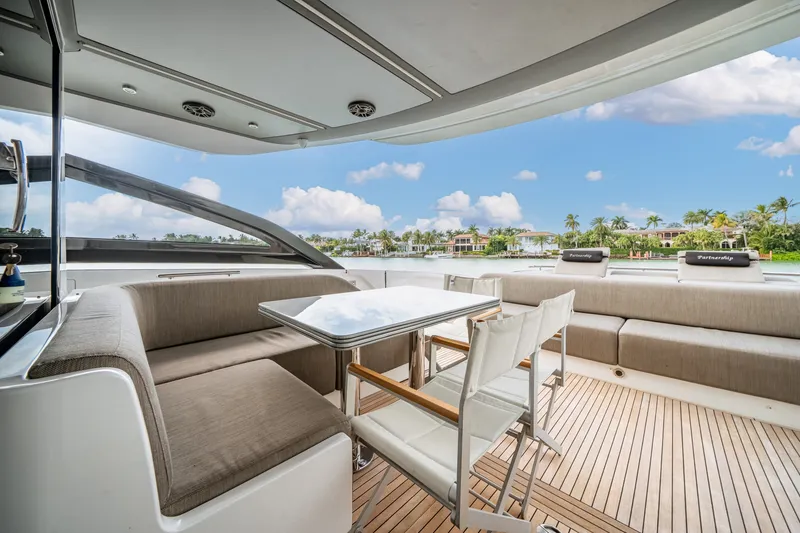 Slide: The Image of Azimut S8 2020 - 22