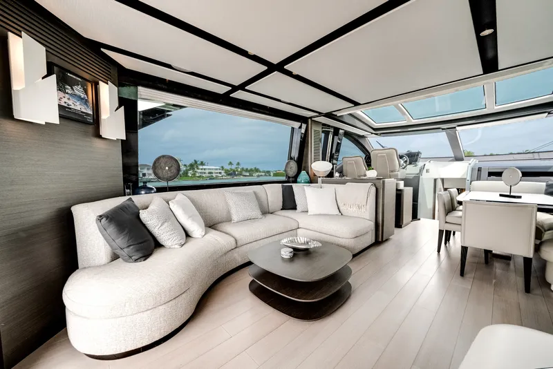 Slide: The Image of Azimut S8 2020 - 28