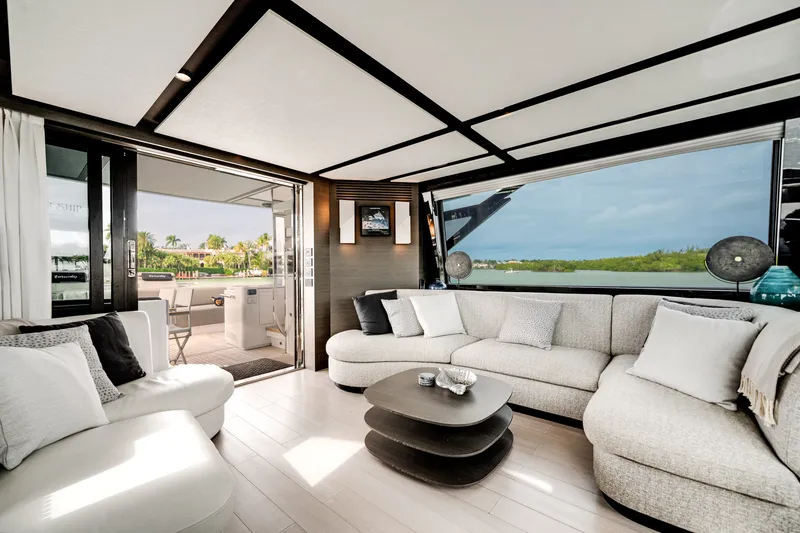 Slide: The Image of Azimut S8 2020 - 29