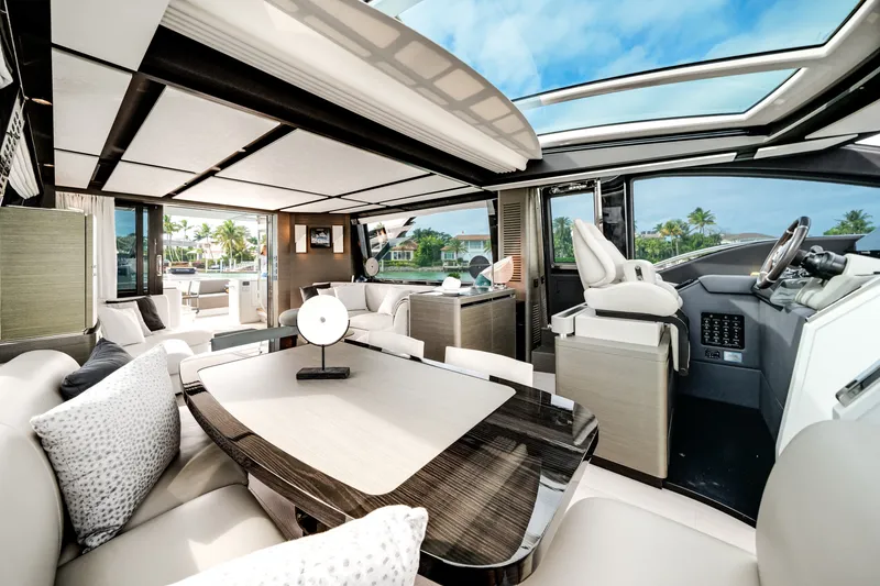 Slide: The Image of Azimut S8 2020 - 32