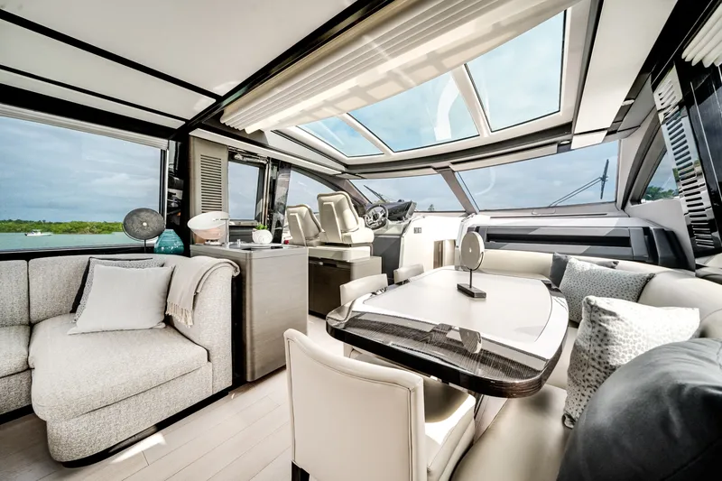 Slide: The Image of Azimut S8 2020 - 33
