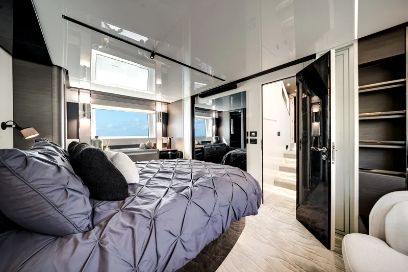 Slide: The Image of Azimut S8 2020 - 45