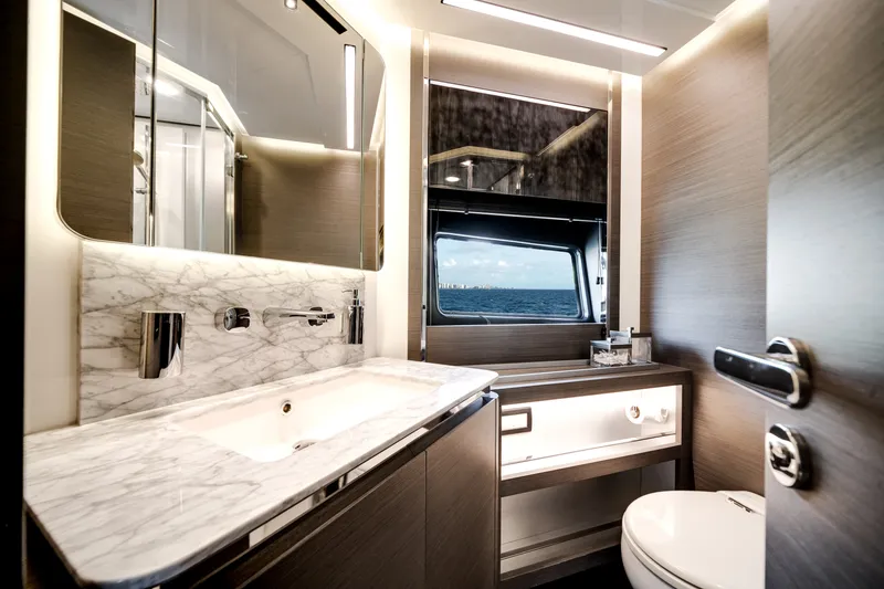 Slide: The Image of Azimut S8 2020 - 55