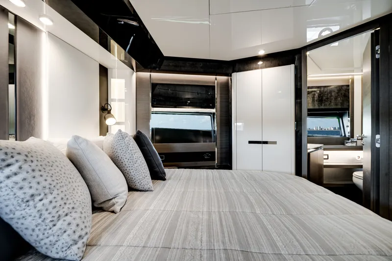 Slide: The Image of Azimut S8 2020 - 58