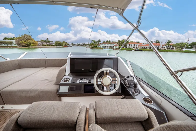 Slide: The Image of Azimut S8 2020 - 72