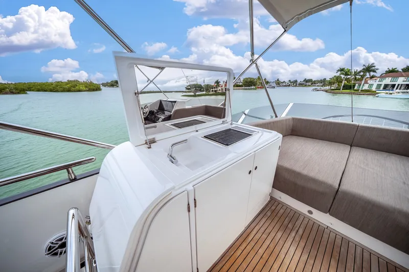 Slide: The Image of Azimut S8 2020 - 74