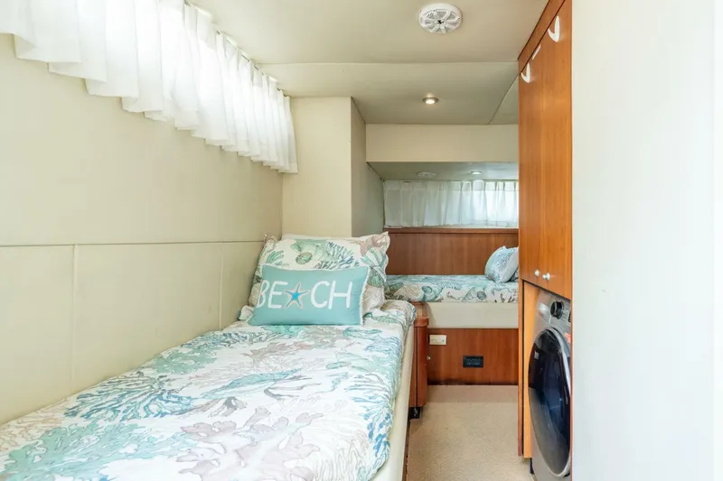 Slide: The Image of Sunseeker Manhattan 70 2008 - 25