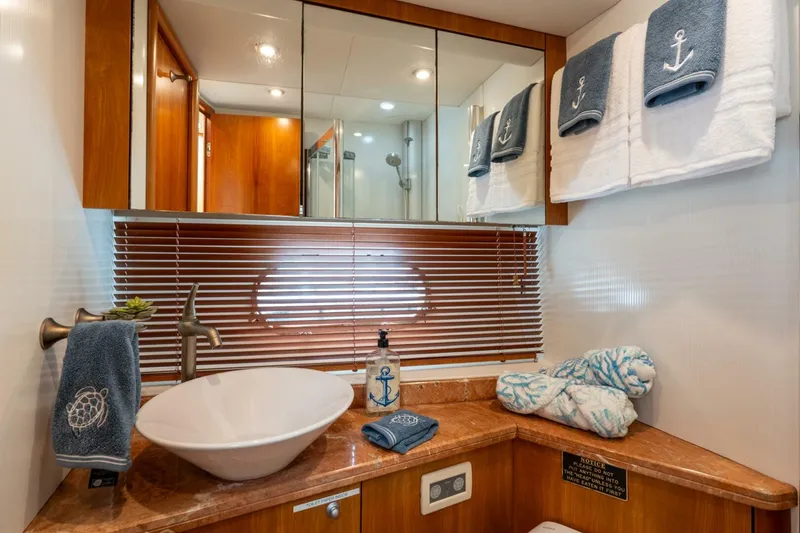 Slide: The Image of Sunseeker Manhattan 70 2008 - 31