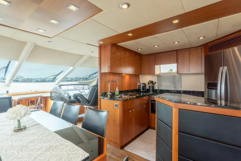 Slide: The Image of Sunseeker Manhattan 70 2008 - 37