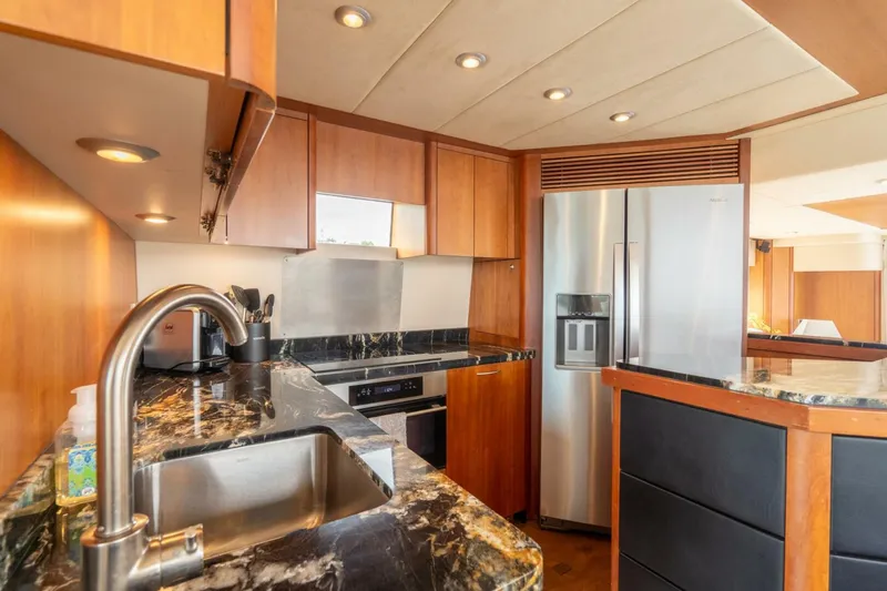 Slide: The Image of Sunseeker Manhattan 70 2008 - 39