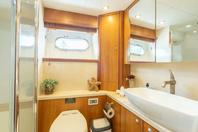 Slide: The Image of Sunseeker Manhattan 70 2008 - 47