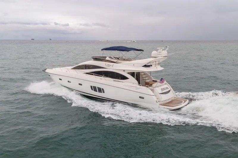 Slide: The Image of Sunseeker Manhattan 70 2008 - 8