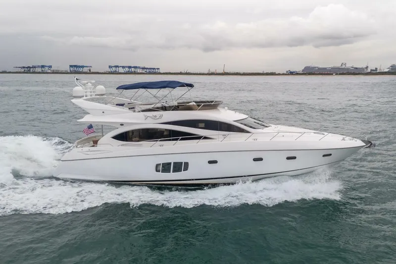 Slide: The Image of Sunseeker Manhattan 70 2008 - 9