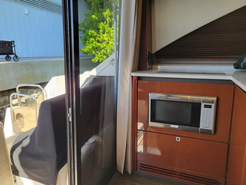 Slide: The Image of Sea Ray Sundancer 460 2017 - 10