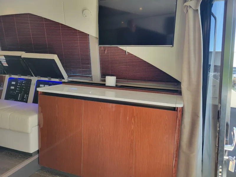 Slide: The Image of Sea Ray Sundancer 460 2017 - 11
