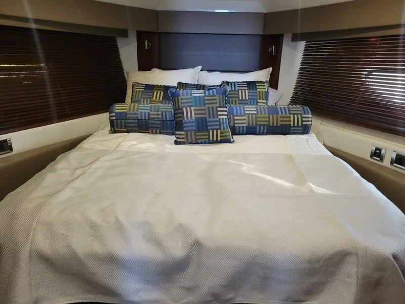 Slide: The Image of Sea Ray Sundancer 460 2017 - 17