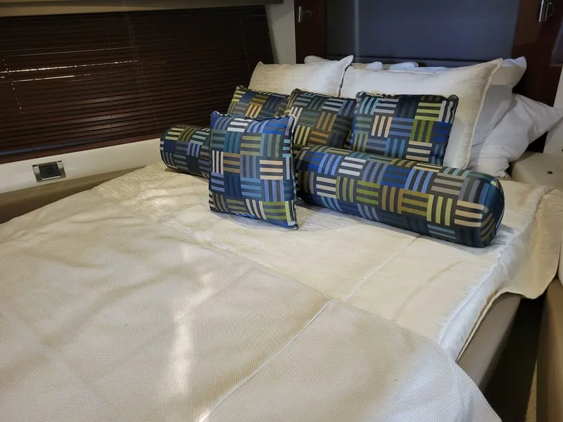 Slide: The Image of Sea Ray Sundancer 460 2017 - 18