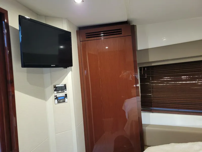 Slide: The Image of Sea Ray Sundancer 460 2017 - 19