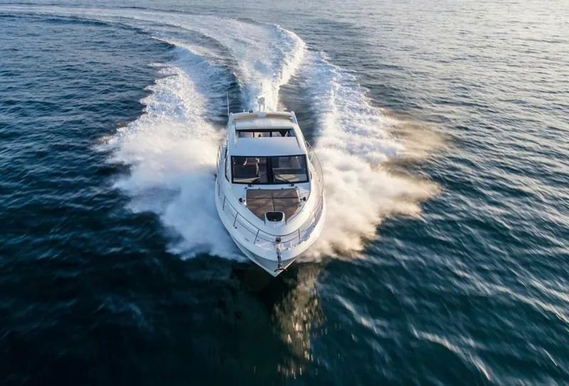 Slide: The Image of Sea Ray Sundancer 460 2017 - 2