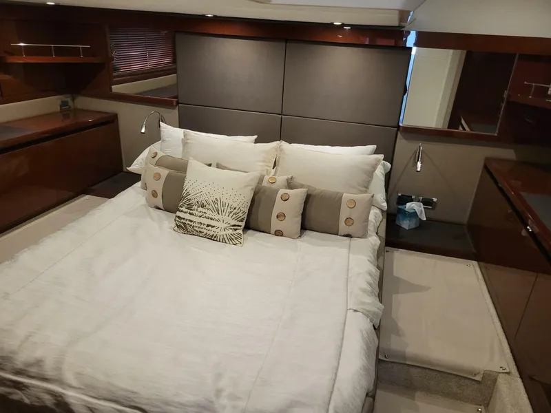 Slide: The Image of Sea Ray Sundancer 460 2017 - 22